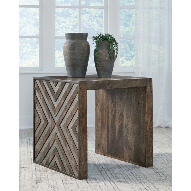 Dreggan – Brown – Square End Table