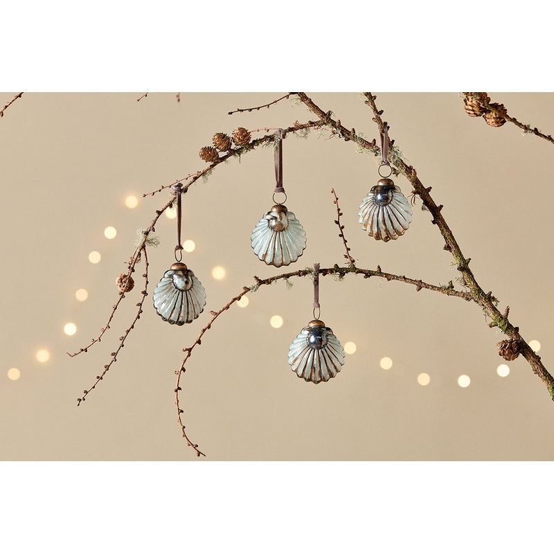 Sohni Shell Baubles – Gold & Cream – (Set of 4) Gold & Cream