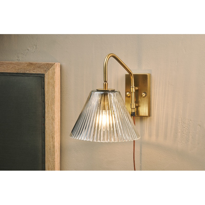 Akoli Glass Wall Lamp – Clear & Antique Brass Clear
