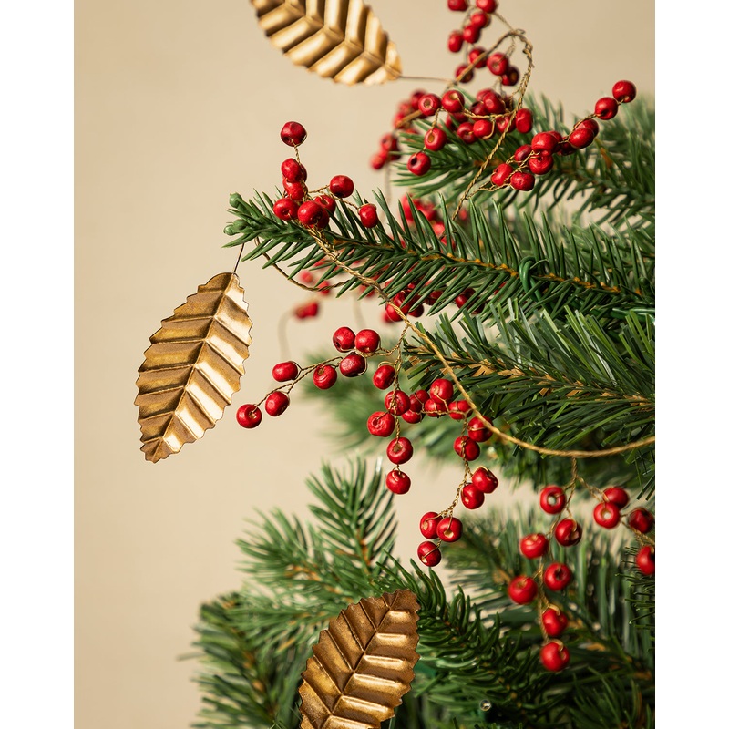 6′ Holly Berry Garland