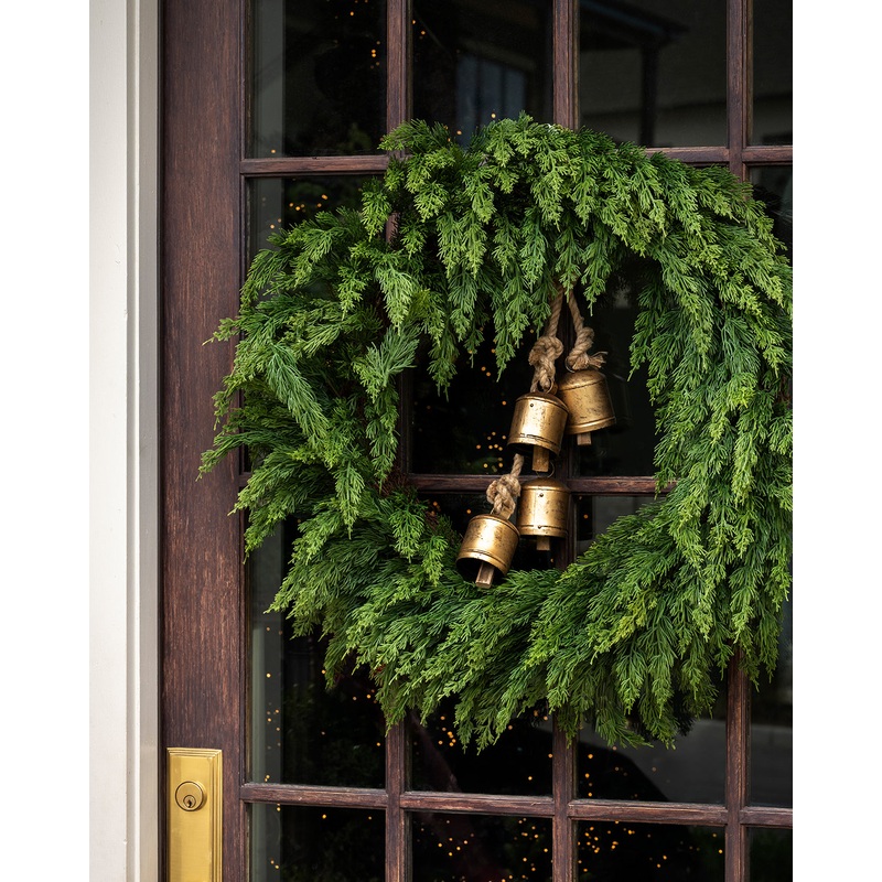 30″ Classic Cedar Pre-Lit Faux Wreath