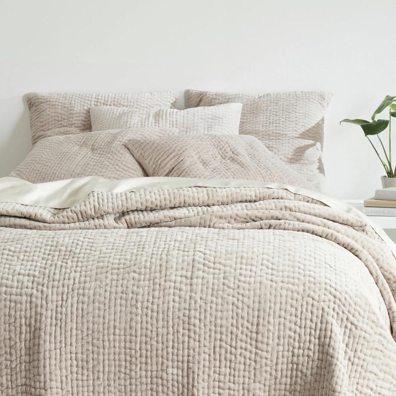 Viola Velvet Quilt in Grey