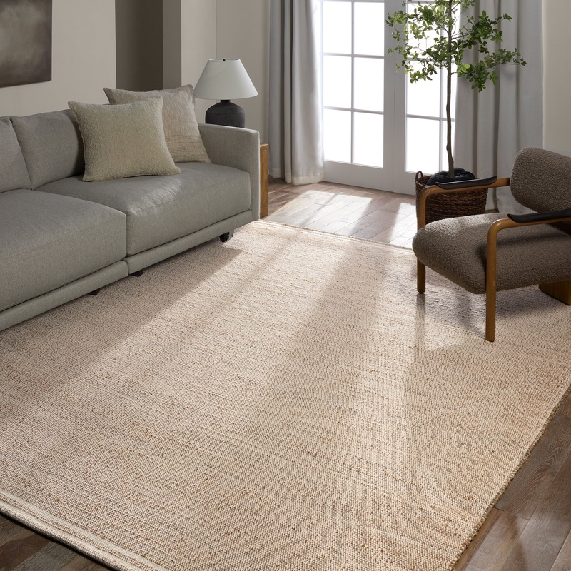 Solous Hand Woven Rug in Tan/White