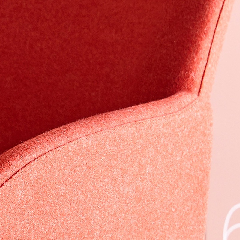 Noom Series 30 Armchair – 4-Star Swivel Base w/ Casters