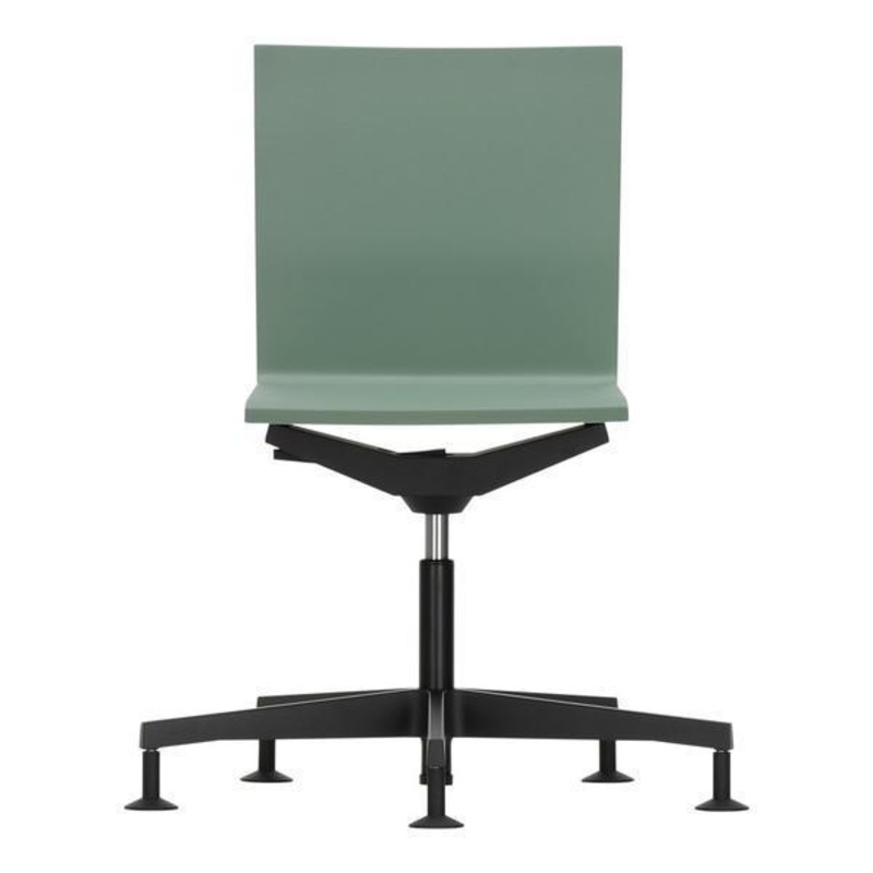 .04 Chair Basic Dark