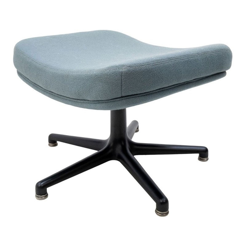 P141-P142 Footstool