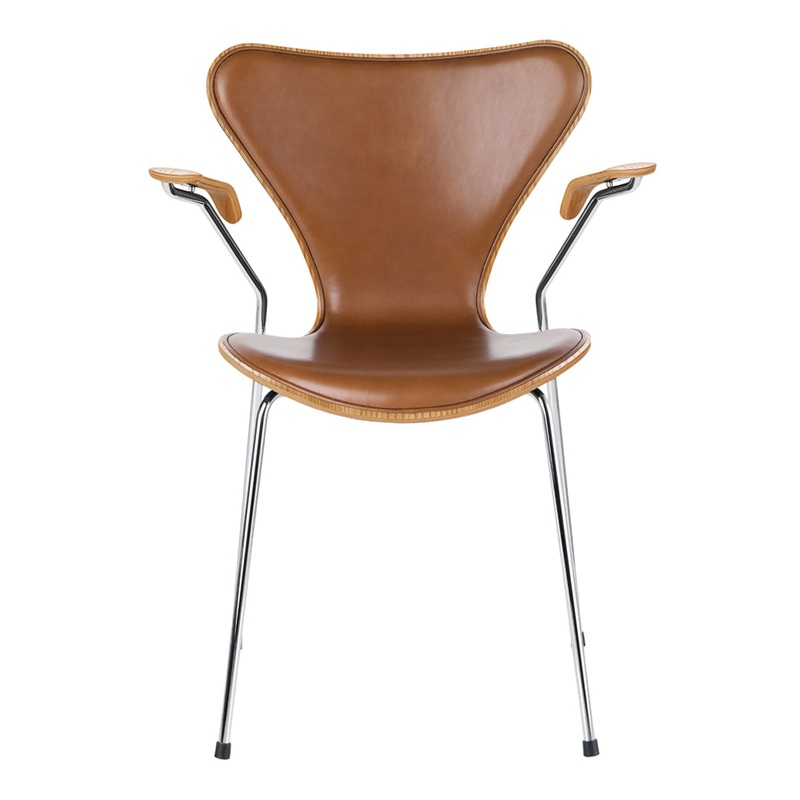 Series 7 Armchair 3207 – Clear Lacquered – Front Upholstered