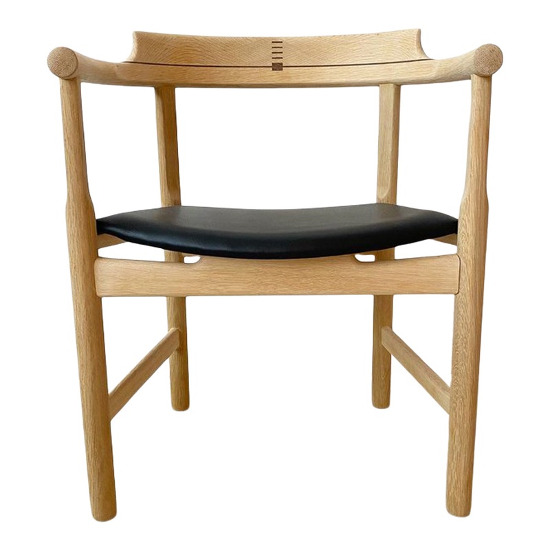 Wegner PP52 Captain’s Chair